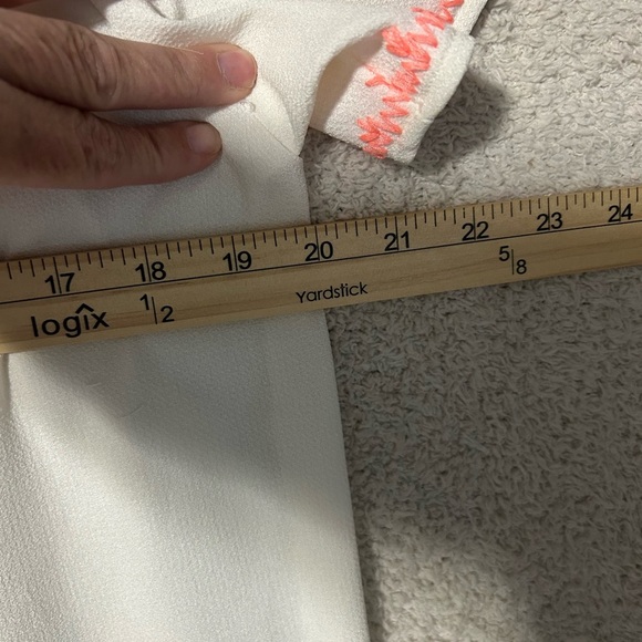 Umgee Embroidered Women’s Shirt. White And Peach Size Medium. Casual Workwear - Picture 2 of 6